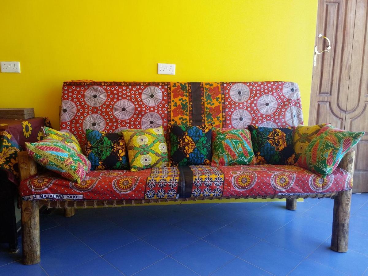 La Locanda Lodge - Apartment, 4 Double Rooms & Kitchen Near The Beach 잠비아니 외부 사진