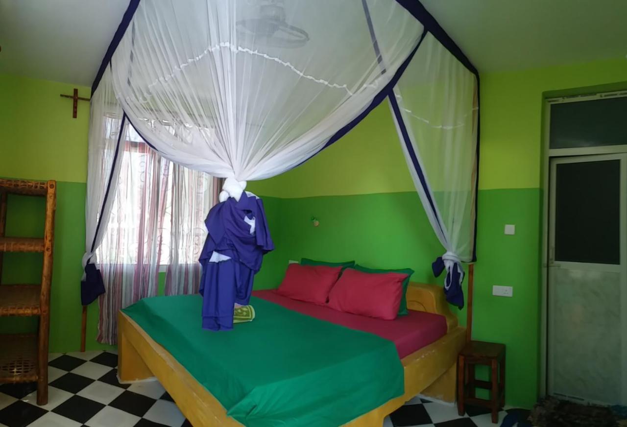 La Locanda Lodge - Apartment, 4 Double Rooms & Kitchen Near The Beach 잠비아니 외부 사진
